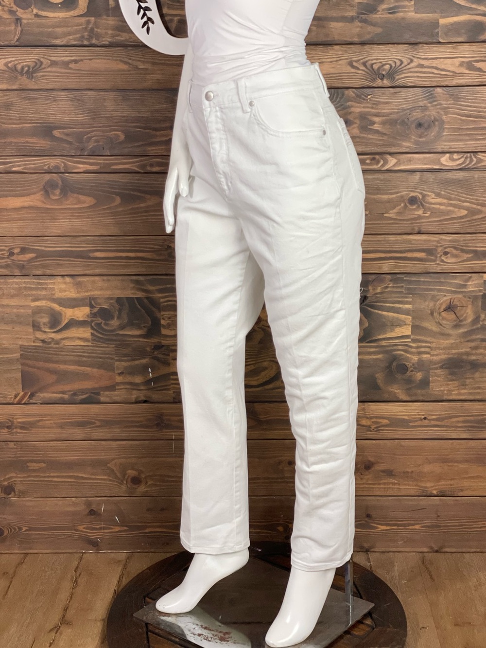 Gloria Vanderbilt | White Denim Jeans Amanda Missy Rhinestone Embellished Beaded